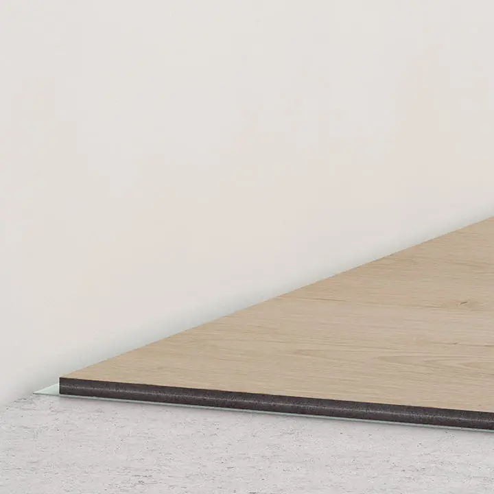 Finition du vinyle avec plinthes